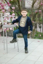 Вишиванка для хлопчиків "Франт" з темно-синього домотканого полотна - Зображення 5