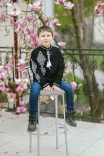 Вишиванка для хлопчиків "Еней" з чорного домотканого полотна - Зображення 2