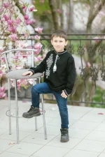 Вишиванка для хлопчиків "Еней" з чорного домотканого полотна - Зображення 6