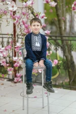 Вишиванка для хлопчиків "Коловорот" з домотканого полотна темно-синій, біла вишивка - Зображення 2