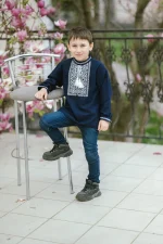 Вишиванка для хлопчиків "Коловорот" з домотканого полотна темно-синій, біла вишивка - Зображення 7