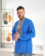 Вишиванка чоловіча "Стефан" з блакитного домотканого полотна з вишивкою золото-хакі - Зображення 9